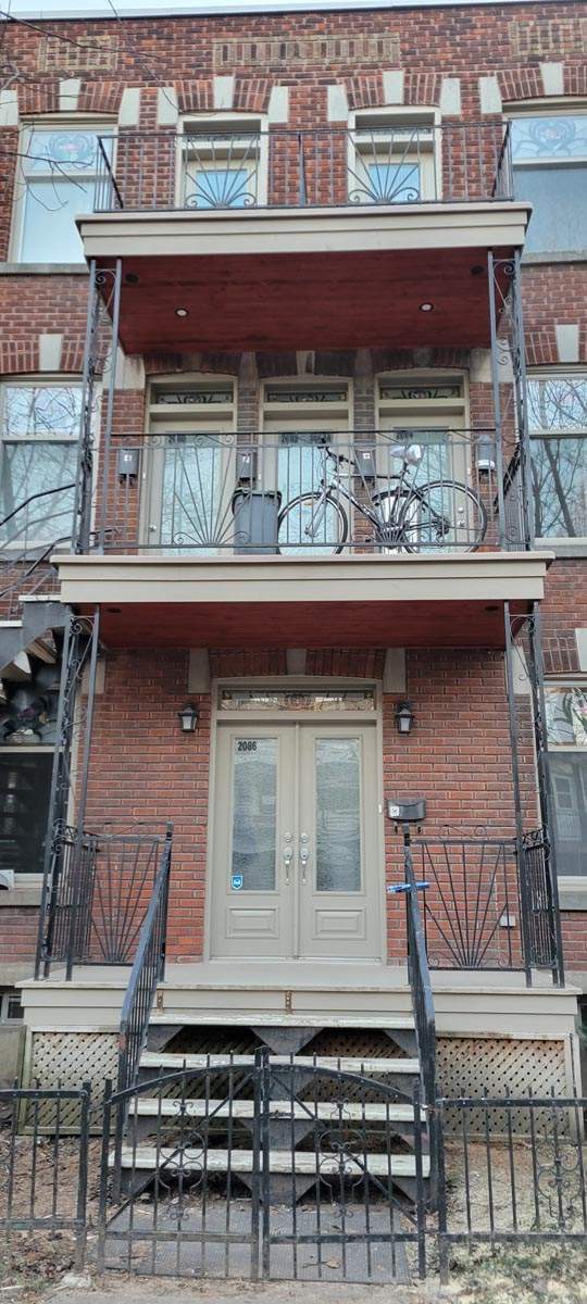 Réalisation de balcon en bois Rive Sud