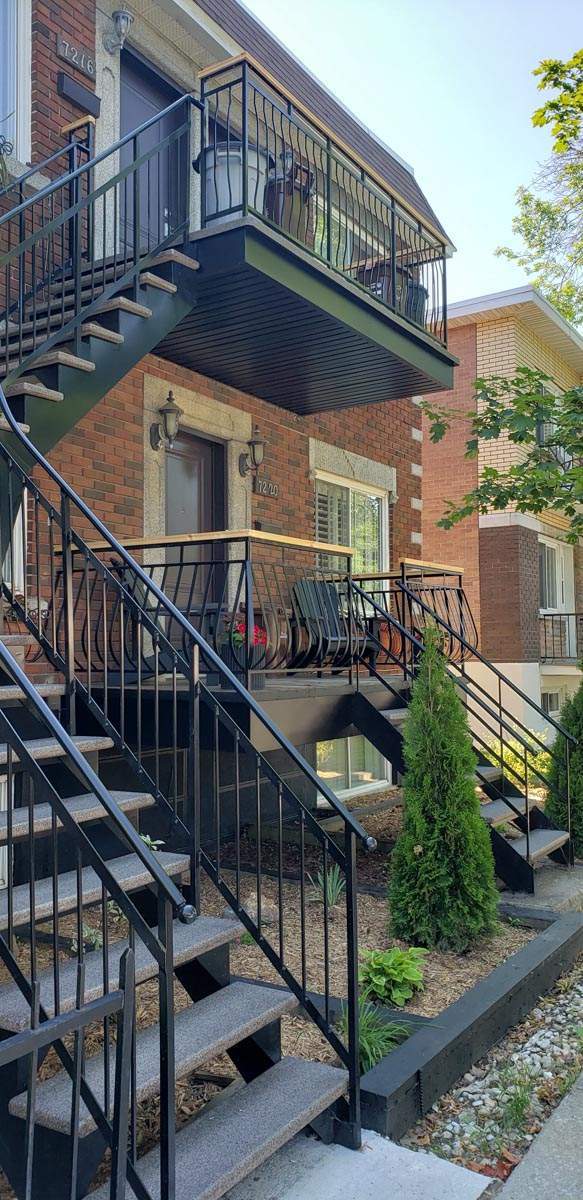 Réalisation de balcon en bois Rive Sud